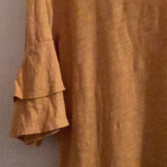 LOFT Vintage Soft Yellow Flutter Ruffle Sleeve Size Medium Top - Picture 2 of 6